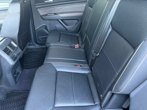 Used 2023 Volkswagen Atlas Cross Sport SE w/ Black Wheel Package AWD/4WD image 9