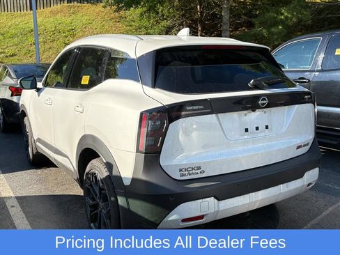 Used 2025 Nissan Kicks SR AWD/4WD image 5
