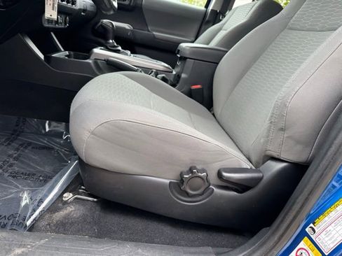Certified 2018 Toyota Tacoma SR5 AWD/4WD image 8