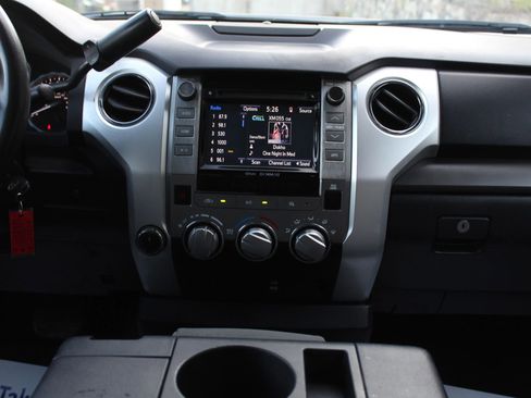 Used 2018 Toyota Tundra SR5 AWD/4WD image 20