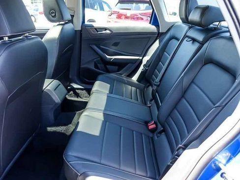 Used 2024 Volkswagen Jetta SE FWD image 13