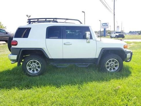 Used 2013 Toyota FJ Cruiser 4WD image 8