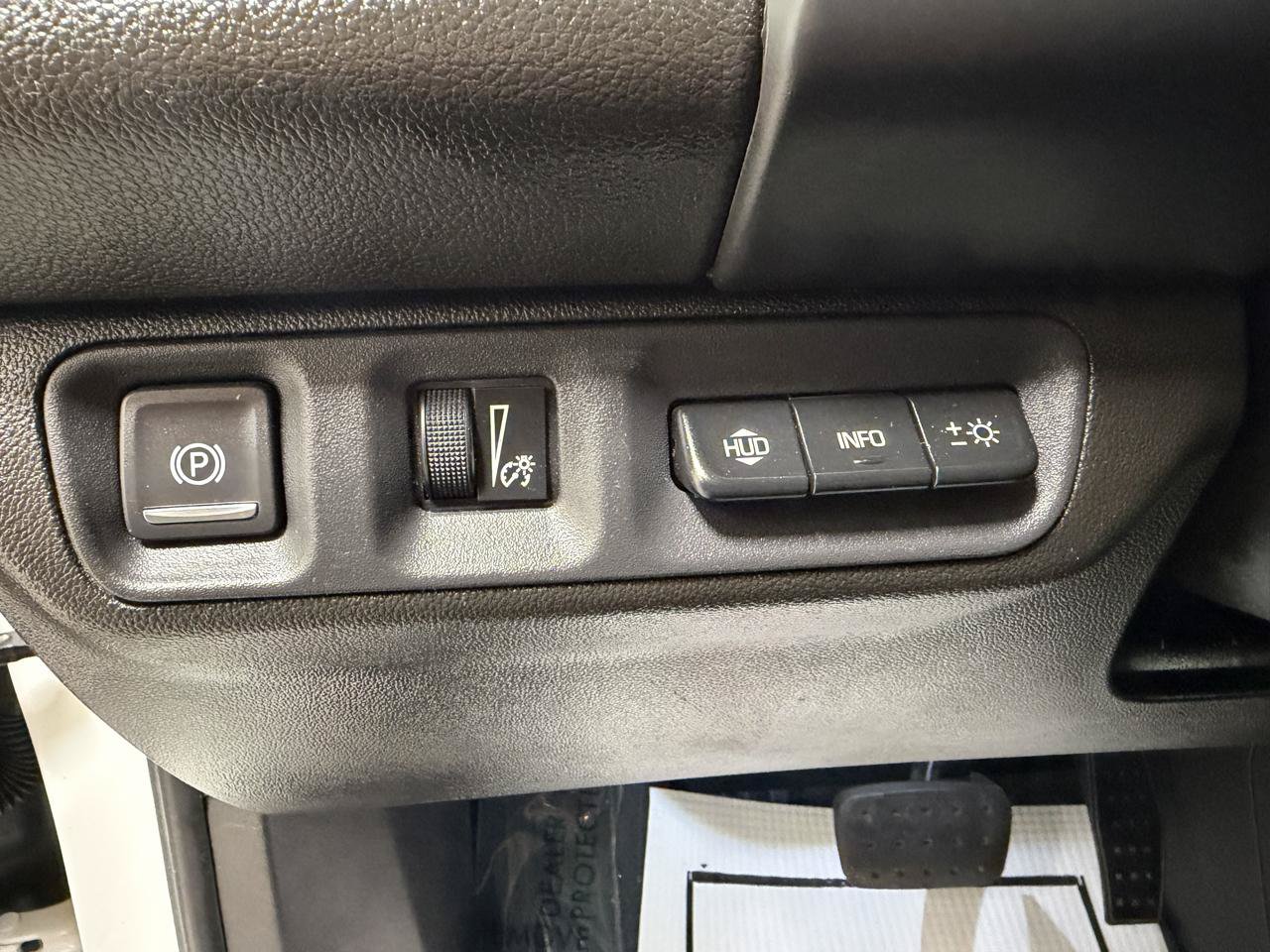 Used 2022 GMC Acadia SLT w/ Technology Package FWD image 20