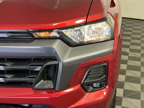 Used 2024 Chevrolet Colorado LT w/ LT Convenience Package II AWD/4WD image 9