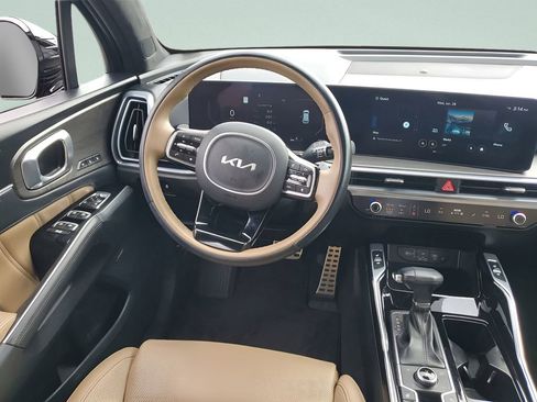 Used 2025 Kia Sorento SX Prestige w/ Olive Brown Leather Package image 7