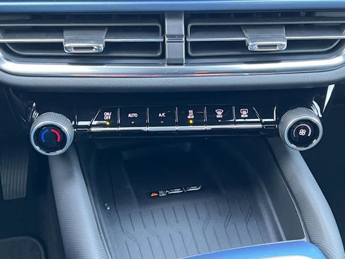 New 2026 Chevrolet Equinox EV LT image 19