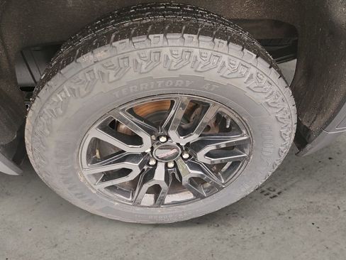 Used 2021 GMC Sierra 1500 Elevation w/ LPO, Elevation Black Package image 9