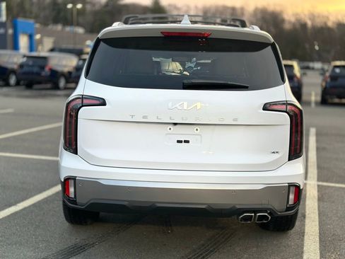 Used 2025 Kia Telluride EX w/ EX Captain's Chair Package image 5