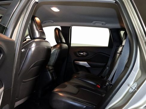 Used 2018 Jeep Cherokee Latitude Plus w/ Cold Weather Group image 14