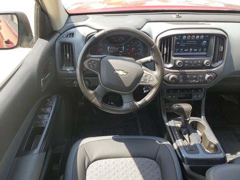 Used 2018 Chevrolet Colorado Z71 AWD/4WD image 18