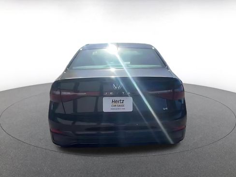 Used 2025 Volkswagen Jetta SE image 15