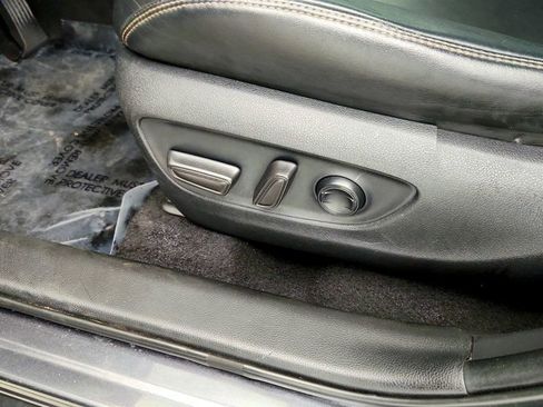 Used 2021 Toyota RAV4 XLE Premium image 11