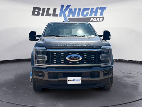 Used 2025 Ford F450 Platinum w/ FX4 Off-Road Package AWD/4WD image 8