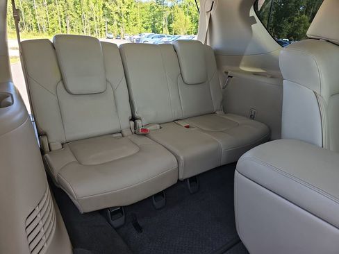 Used 2017 INFINITI QX80 4WD w/ Driver Assistance Package image 37