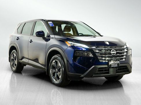 Used 2025 Nissan Rogue SV AWD/4WD image 7