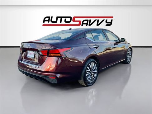 Used 2024 Nissan Altima 2.5 SV image 7