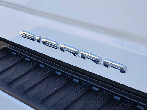 New 2025 GMC Sierra 2500 Denali Ultimate image 15