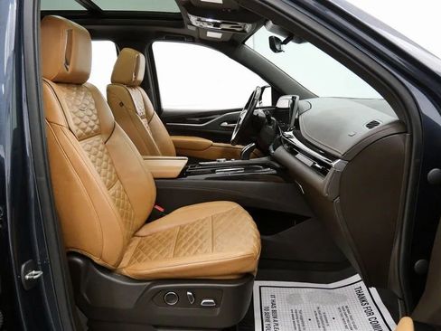 Used 2021 Cadillac Escalade Premium Luxury w/ Driver Assist Tech Package AWD/4WD image 16