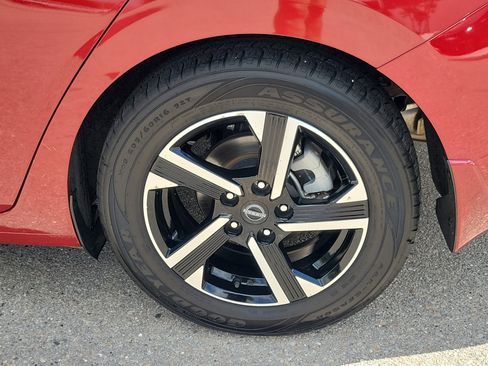 Used 2024 Nissan Sentra SV FWD image 9