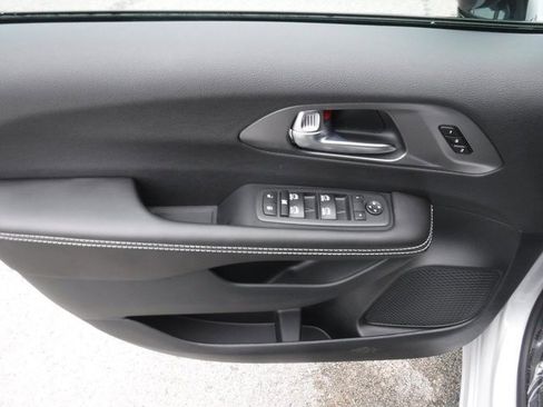 New 2026 Chrysler Pacifica Select w/ S Appearance Package image 13