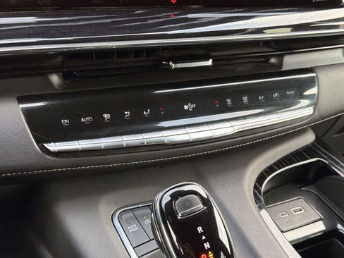 Used 2023 Cadillac Escalade ESV Sport image 16