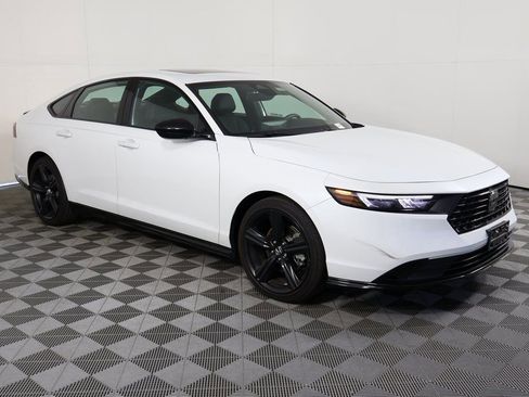Used 2024 Honda Accord Sport image 3