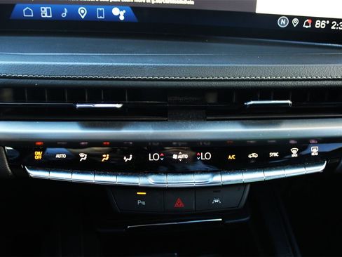 Used 2024 Cadillac XT4 Premium Luxury image 19