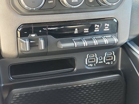 Used 2020 RAM 1500 Big Horn AWD/4WD image 27