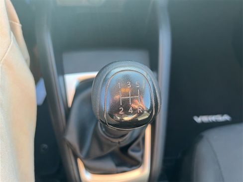 Used 2022 Nissan Versa S image 25