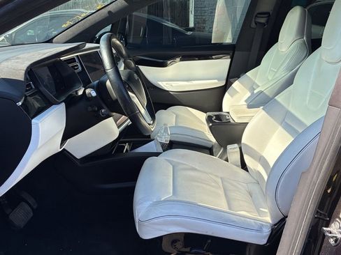 Used 2016 Tesla Model X 90D AWD/4WD image 5