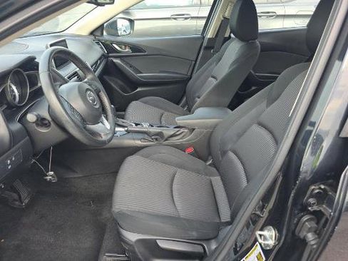Used 2016 MAZDA MAZDA3 i Touring w/ Popular Equipment Package FWD image 4