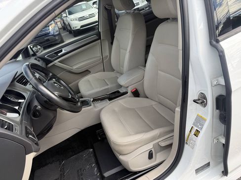 Used 2015 Volkswagen Golf SE FWD image 7