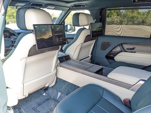 New 2025 Land Rover Range Rover SV image 19