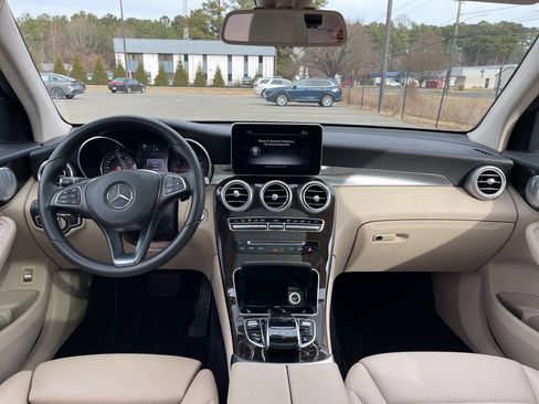 Used 2017 Mercedes-Benz GLC 300 4MATIC image 8