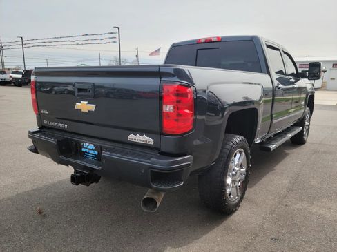 Used 2017 Chevrolet Silverado 2500 High Country w/ Duramax Plus Package image 4
