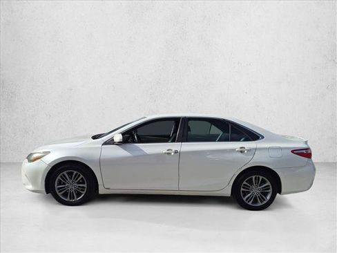 Used 2015 Toyota Camry SE FWD image 8