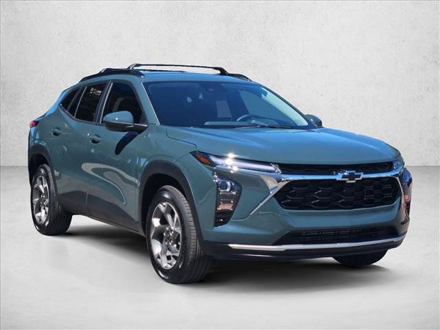Used 2026 Chevrolet Trax LT w/ Driver Confidence Package FWD image 2
