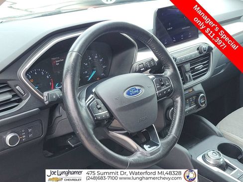 Used 2021 Ford Escape SE w/ Cold Weather Package FWD image 11