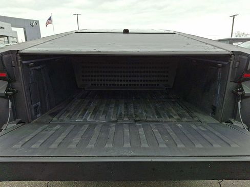 Used 2025 Tesla Cybertruck AWD Crew Cab image 28
