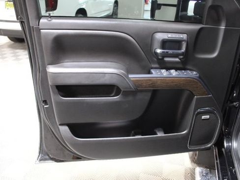 Used 2019 GMC Sierra 2500 Denali w/ LPO, Protection Package AWD/4WD image 15
