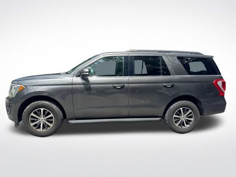 Used 2018 Ford Expedition XLT w/ Equipment Group 201A RWD image 2