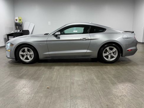 Used 2022 Ford Mustang EcoBoost image 7
