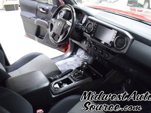 Used 2021 Toyota Tacoma TRD Off-Road w/ Technology Package image 33