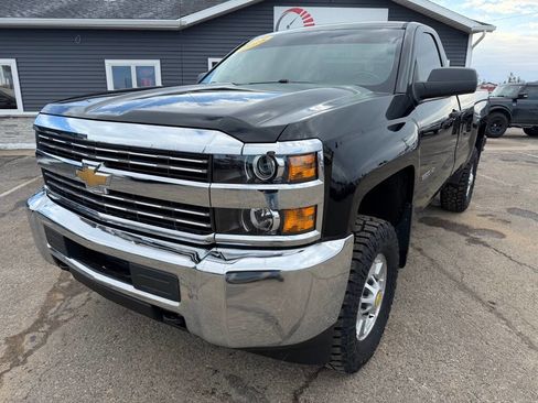 Used 2018 Chevrolet Silverado 2500 W/T w/ Snow Plow Prep Package image 9