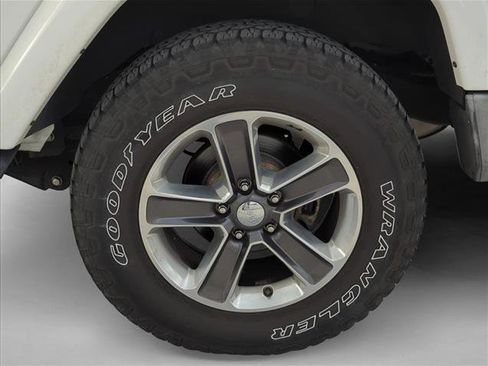 Used 2016 Jeep Wrangler Sahara w/ Connectivity Group image 6