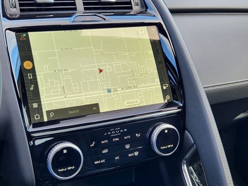 New 2024 Jaguar E-PACE R-Dynamic SE image 11