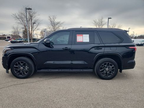 Used 2024 Toyota Sequoia Platinum image 4