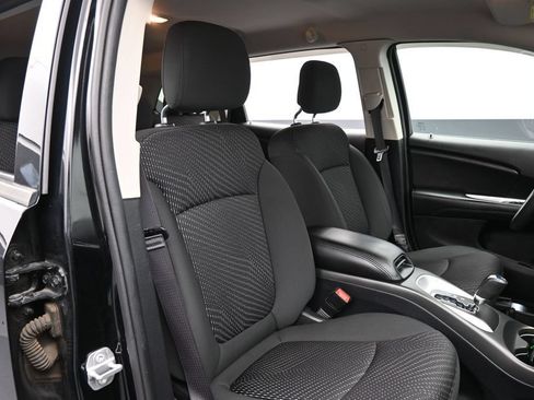 Used 2017 Dodge Journey SE FWD image 34