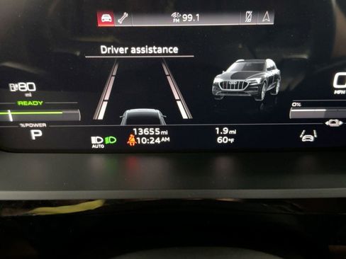 Used 2022 Audi e-tron Premium Plus w/ Premium Plus Package image 20