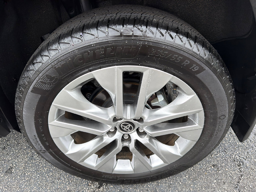 Used 2025 Toyota RAV4 XLE Premium FWD image 20